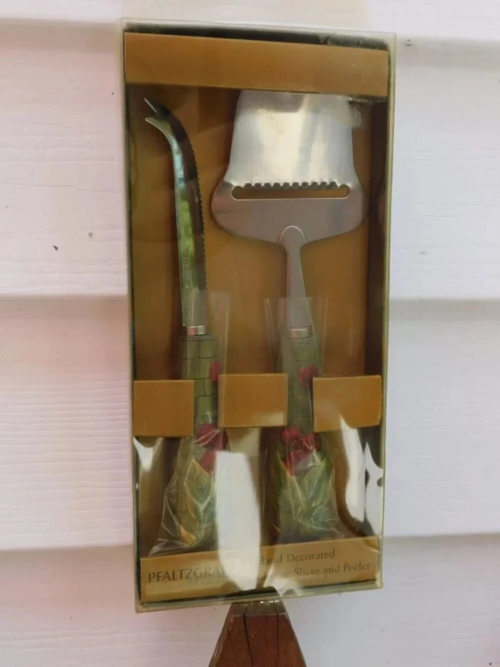Pfaltzgraff Jamberry Hand Decorated Cheese Slicer & Peeler New in Box
